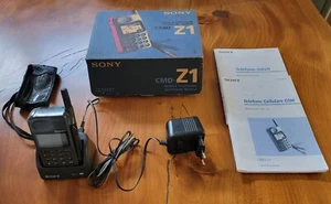 Sony Cmd-Z1 cellulare Gsm + scatola + istruzioni + caricabatterie + custodia - Zdjęcie 1 z 24