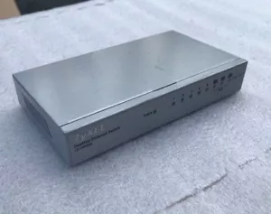 ZyXEL Dimension ES-108 - Switch - 8 porte - Foto 1 di 6