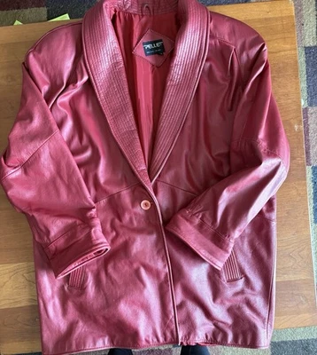 Chaqueta de cuero roja Pelle vintage Blazer pequeño para mujer’s 80’s 90’s hombreras Foto 1 de 4