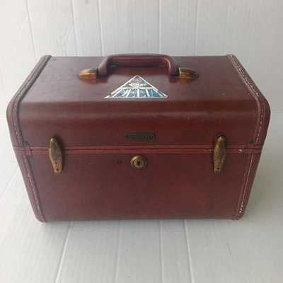 Estuche de viaje vintage Shwayder Samsonite estilo equipaje 4912 sillín marrón sin llave Foto 1 de 4