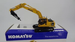 1/50 UNIVERSAL HOBBIES 8021U MARTEAU KOMAT'SU PC 210 LC - Imagen 1 de 9