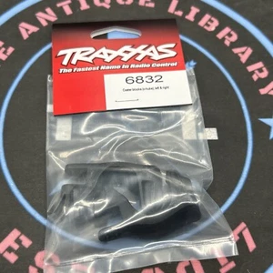 Traxxas. 6832 Caster blocks (c-hubs), left & right - Picture 1 of 1