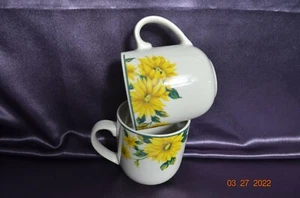 2 Vintage THOMPSON POTTERY Sunflower Coffee Mugs - Picture 1 of 6