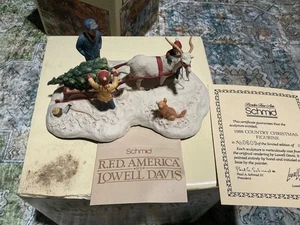 Lowell Davis 1988 Weihnachtsfigur "Cutting The Family Christmas Tree" - Bild 1 von 3