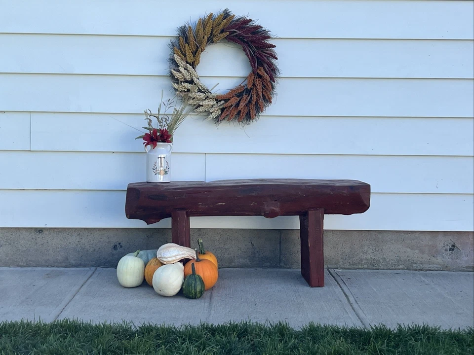 Banco de troncos rústico para cabaña de troncos hecho a mano en estado Wa Foto 1 de 4