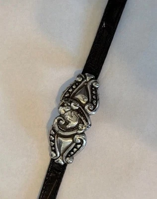 Браслет с пряжкой Brighton Mickey посеребренный кожаный викторианские сердца 1990-е - Изображение 1 из 4