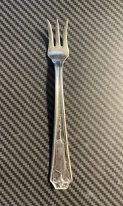 Kirkwood pure silver plate hors d’oeuvres fork 5.5 Inches Long - Picture 1 of 4