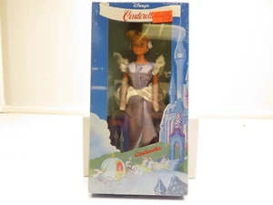 Disney Vintage 1980 Cinderella im Kleid Puppe Neu im Karton 7629  - Bild 1 von 4