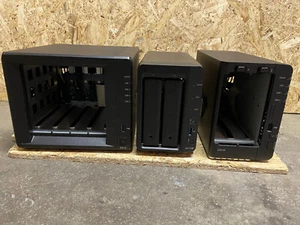 3 Synology DiskStation NAS DS218, DS418, DS718+ - pour pièces détachées DEFECTUEUX - Photo 1/10