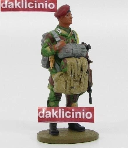 HOBBY & WORK 1/32 54MM Soldatino Soldier Carabiniere Paracadutista tenuta di lancio 1984 N8