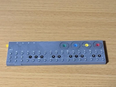 Teenage Engineering OP-Z Synthesizer Sequencer Workstation nur Einheit r# - Bild 1 von 2