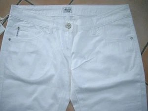 (C288) Leichte weiße Armani Girls Hose mit Strass Logo Besatz & Aufnäher gr.176 - Picture 1 of 3