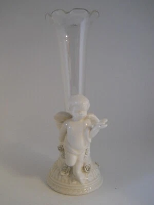 Vintage AVON Ceramic Angel Holding a Butterfly Flower Vase Holder Fig  7 7/8" H Foto 1 de 4