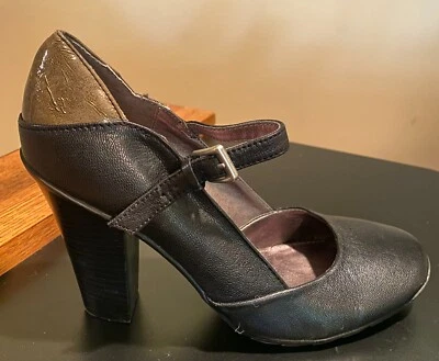 Zapatos de salón Kenneth Cole Reaction Mary Jane de cuero negro talla 8M EE. UU.  Foto 1 de 4