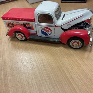Vintage Golden Wheel Diecast 1940 Ford-40 Pepsi Cola Delivery Truck - Picture 1 of 6