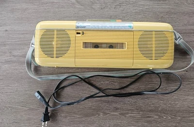 Винтажная кассета 1980-х Sharp Radio QT-50 желтая «Очень странные дела»  - Изображение 1 из 4