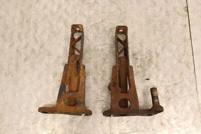 Yamaha Moto 4 YFM200DX 1988 OEM REPOSAPIÉS IZQUIERDO DERECHO CLAVIJAS PELDAÑOS Foto 1 de 4