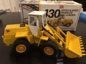 NZG #251 JCB 430 Articulated Wheel Loader - 1:35 - Diecast Model Boxed - Picture 1 of 18