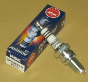 Spark plug NGK Iridium for Triumph Adventurer 900 year 1996-2001 - Picture 1 of 1