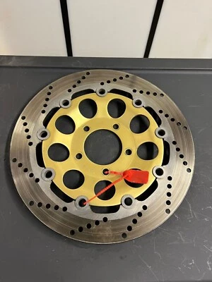 Disco rotor de freio dianteiro esquerdo Suzuki Bandit 600 GSF600 2000-2001 - Ótimo estado - Imagem 1 de 4