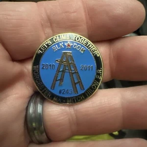 B.P.O.E. Elks Enamel Badge Pin MASSACHUSETTS Let’s Climb Together - Worcester - Picture 1 of 3