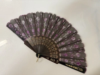 "Abanico de mano de tela de losa negra con lentejuelas florales estilo 10"" L" Foto 1 de 4