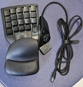 Klawiatura Razer Tartarus V2 - Gamepad z przyciskami membranowymi Mecha - Zdjęcie 1 z 11