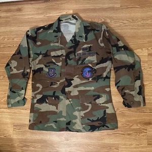 Chaqueta Camisa Camuflaje Fuerza Aérea de Estados Unidos Parches Unisex Talla M Equipo Pesado Bosques K - Imagen 1 de 16
