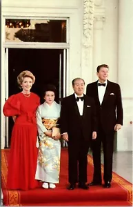 Präsident Reagan Nancy Gastgeber japanischer Premierminister Zenko Suzuki Sachi Postkarte - Bild 1 von 2