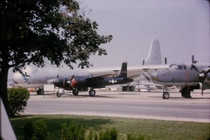 Scivolo 35 mm vintage 1962 - aereo pacificatore USAF Convair B-36, altri - Kodachrome - Foto 1 di 1