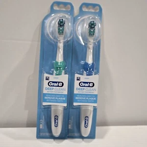 Oral-B 3D White Deep Clean Power Toothbrush Oral Hygiene Battery Opr LOT Of 2 - Picture 1 of 6