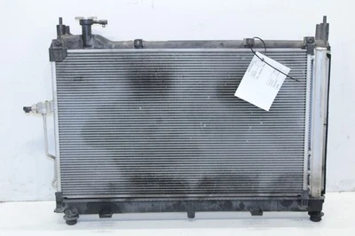 Radiador de refrigeración del motor Nissan Murano Platinum 2015-2024 3,5 L 21460-5AA0A OEM Foto 1 de 4