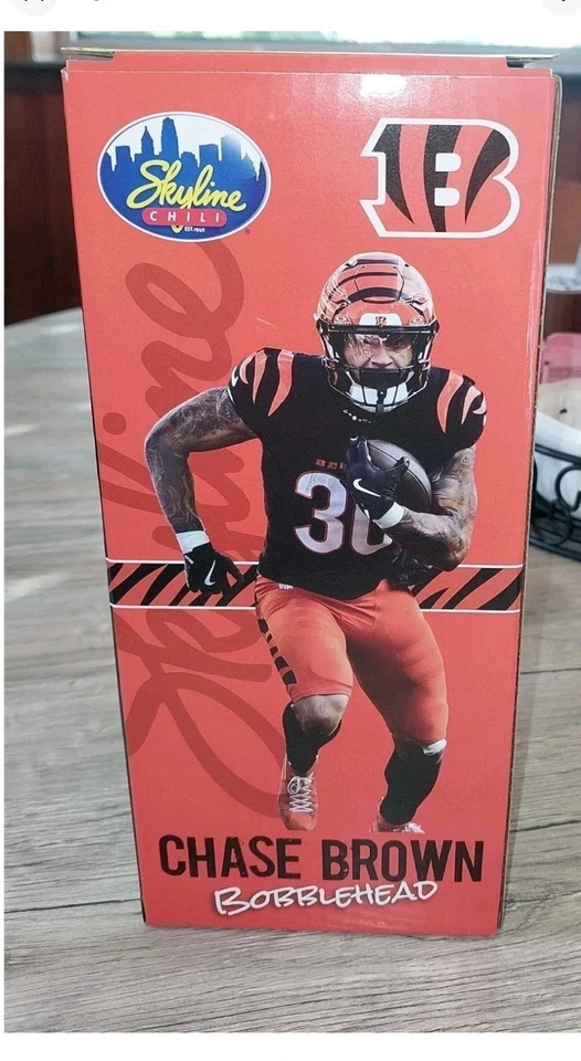SIN ABRIR - Chase Brown Skyline Chili Bobblehead Cincinnati Bengals 2025 Totalmente NUEVO Foto 1 de 1