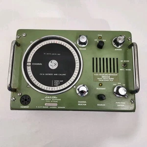 Ancien émetteur-récepteur radio marine VHF Sailor RT144C - non testé / pièces / affichage - Photo 1/17