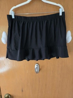 Falda atlética con volantes negra marca Aqua Green talla 16 W. Foto 1 de 4