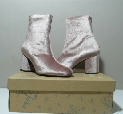 FREE PEOPLE CECILE Women's  Velvet Block Heel Ankle Booties in Rose Sz 38 - Image 1 of 4