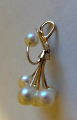 14kt. GOLD PENDANT WITH 7 5MM PEARLS - Image 1 of 4