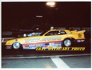 TOMMY JOHNSON JR LUSTIGES AUTOFOTO IHRA DRAG RACING - Bild 1 von 1