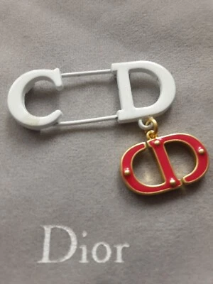 Один Dior один логотип CD pin белый / розовый - Изображение 1 из 3