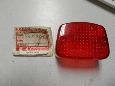 NOS Kawasaki Tail Lamp Lens 75-79 KD125 80-81 KDX175 76-79 KD175 23026-040 - Imagem 1 de 4