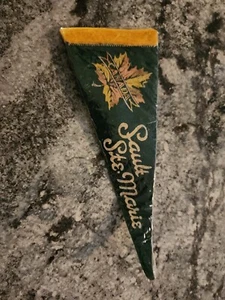 "Banderín vintage de 9"" Sault Ste Marie Canadá hoja de arce"  - Imagen 1 de 7