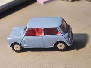 VINTAGE CORGI TOYS 1:43 #226 MORRIS MINI MINOR PALE BLUE LOOSE NICE CAR - Picture 1 of 7