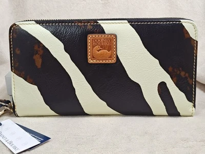 Dooney & Bourke Zebra 🦓 Cartera clutch grande con cremallera alrededor cebra Foto 1 de 4