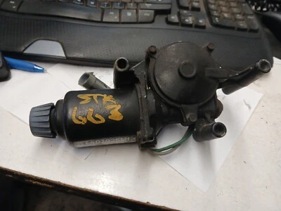 Pontiac Fiero 1987-88 motor faro usado conductores izquierdo  Foto 1 de 4