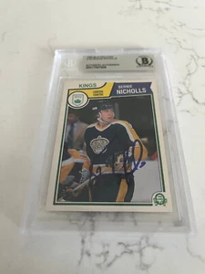 BERNIE NICHOLLS SIGNED 1983-84 O-PEE-CHEE L.A. KINGS BECKETT AUTHENTIC - Picture 1 of 1