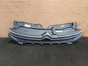 CITROEN C3 MK3 B618 FRONT BUMPER GRILLE 9812063477 - Picture 1 of 4