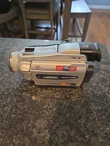 Videocámara Sony DCR-TRV900 MiniDV enciende necesita funcionar - Imagen 1 de 6