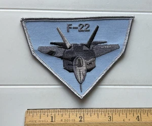 Lockheed Martin F-22 Raptor Kampfjet US Air Force Souvenir gestickter Aufnäher - Bild 1 von 3