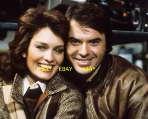 Spenser Robert Urich Barbara Stock 8x10" foto AA9411 - Foto 1 di 1