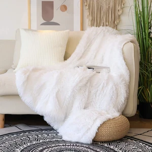 Hudson Park Collection Lynx Faux Fur Throw – White or Gray, 50″ x 70″ MSRP 280$ - Picture 1 of 5